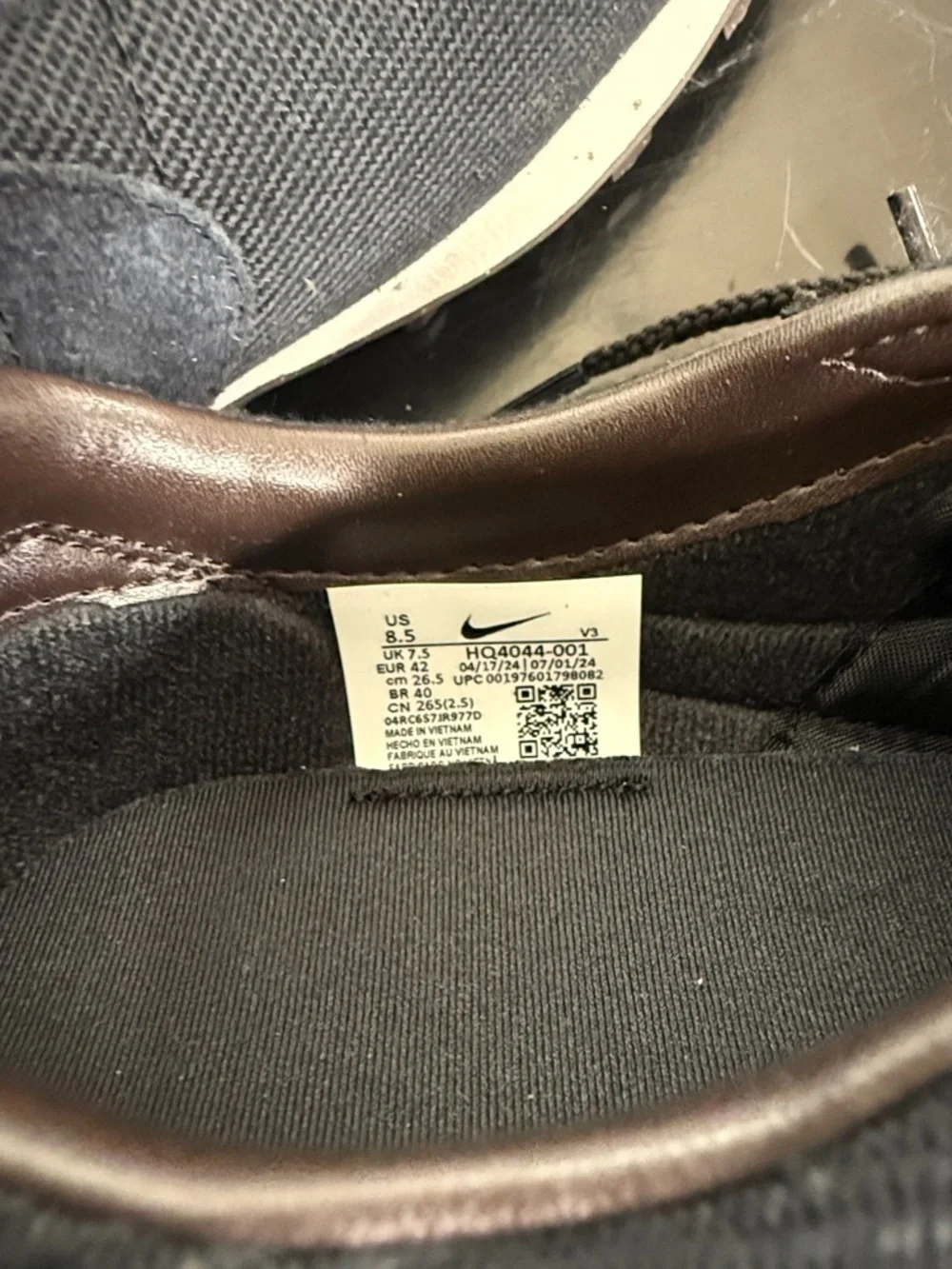 Nike Women’s Black Canvas Retro Running Sneakers